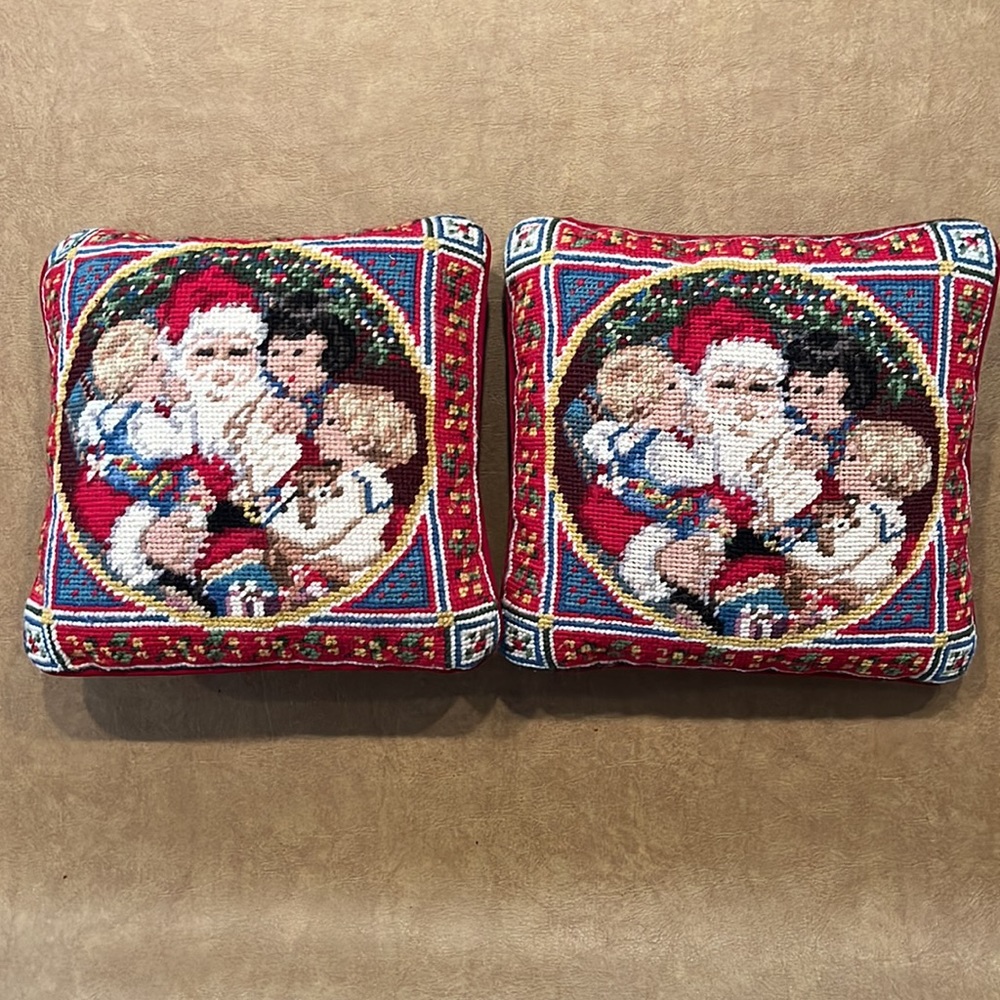 Set of 2 Vintage Needlepoint Throw Pillows
